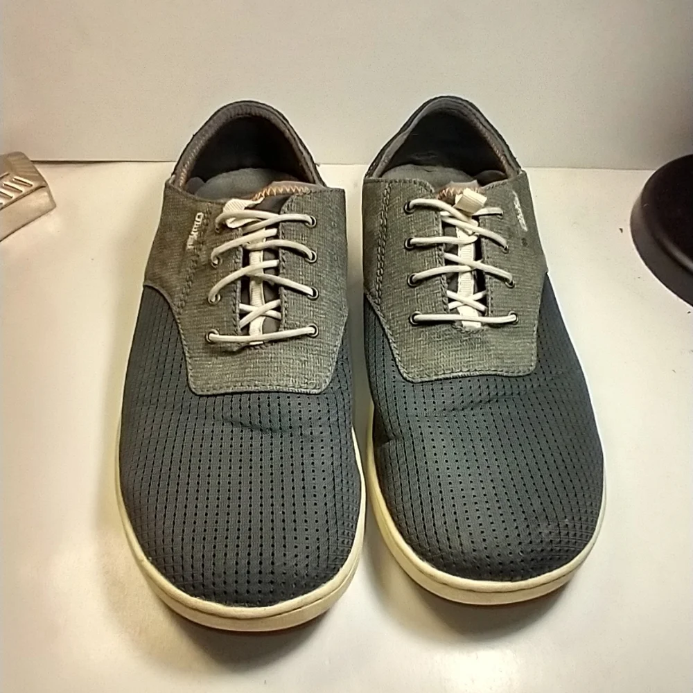 Olukai Nohea Moku No Tie Pull On Boat Shoes Sneakers Men's sz 10.5.